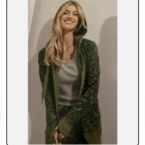 CAbi marathon hoodie, like new